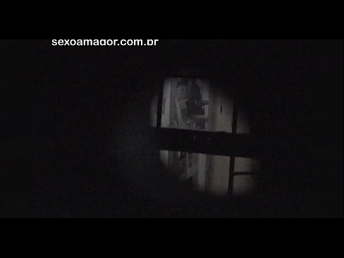 ❤️ Blondýnka se nechá tajně natáčet šmírákem ze sousedství schovaným za dutými cihlami. ❤️ Krásné porno u cs.serviporno.ru